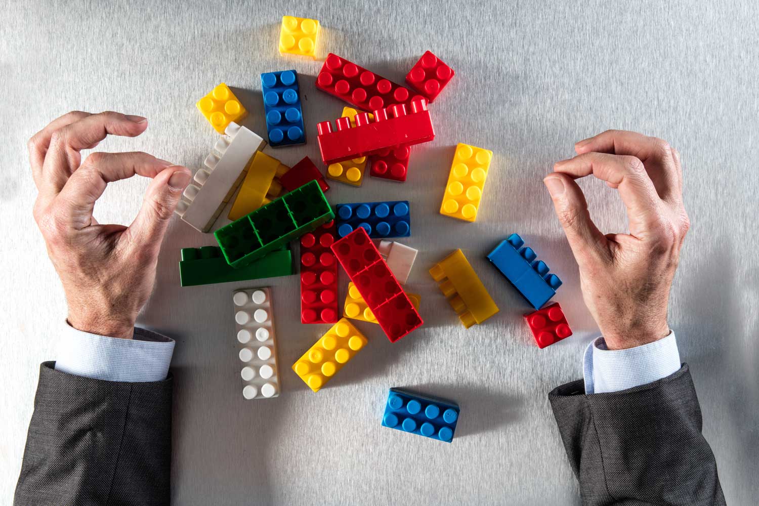 デジタルトランスフォーメーション(DX)の必要性に迫る<br>「なぜDXなのか」をデジタル・ディスラプターの脅威から考える